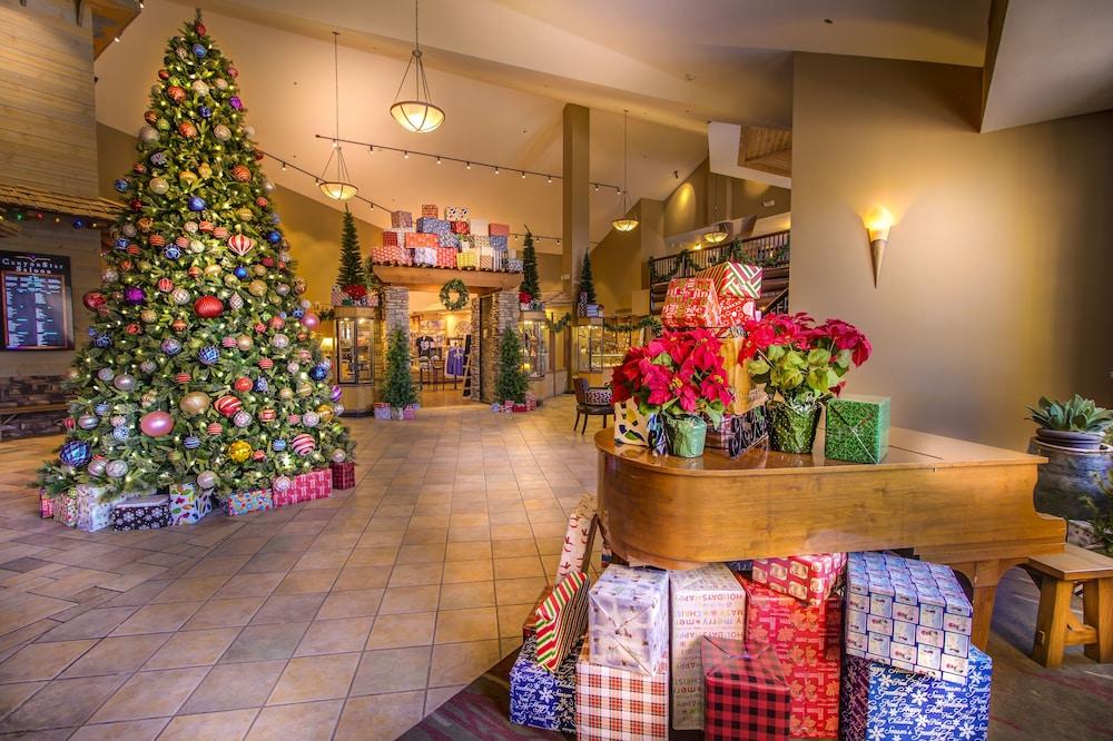 فندق ذا جراند آت جراند كانيون توسايان المظهر الخارجي الصورة The lobby of the Grand Sierra Resort