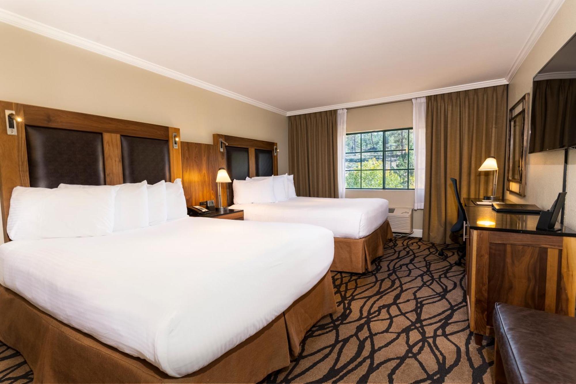 فندق ذا جراند آت جراند كانيون توسايان المظهر الخارجي الصورة A typical guest room at the Hilton San Francisco Airport